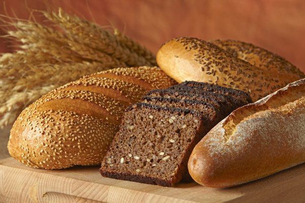 В Україні зростуть ціни на хліб до кінця року. Одна з найголовніших причин подорожчання - брак пшениці другого і третього класу.