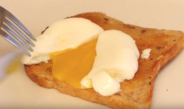 якщо вам подобаються яйця, ось практичний рецепт приготування яйця-пашот