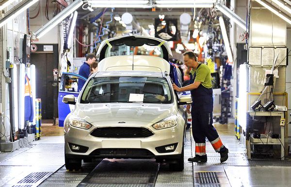 Ford планує припинити виробництво трьох популярних моделей, включаючи Mondeo. Американський автоконцерн Ford готується до масштабного скорочення персоналу і припинення виробництва декількох моделей, популярних в Європі, включаючи Mondeo ....