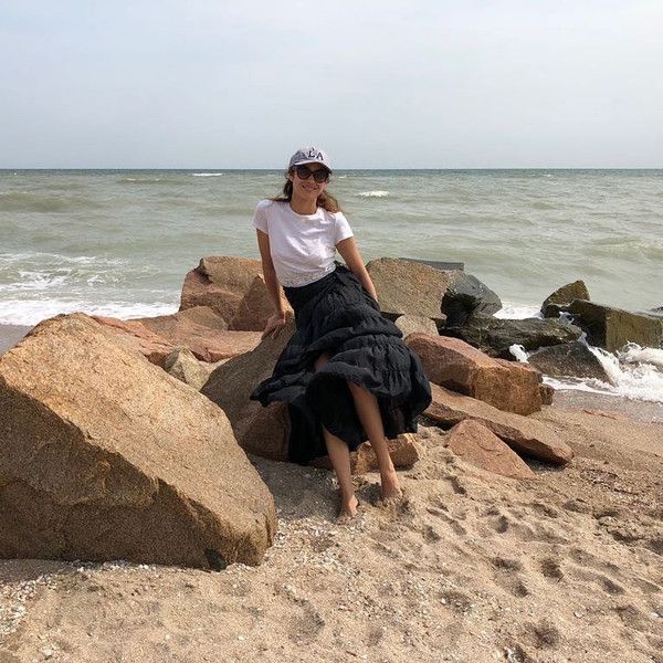 Дівчина Бонда провела останні дні літа на пляжі Азовського моря. Останні дні літа Ольга Куриленко провела у рідному місті Бердянську.