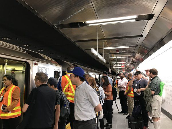 Через 17 років після теракту у Нью-Йорку запрацювала станція метро Cortlandt Street. Гілка проходила прямо під будівлями Всесвітнього торгового центру.