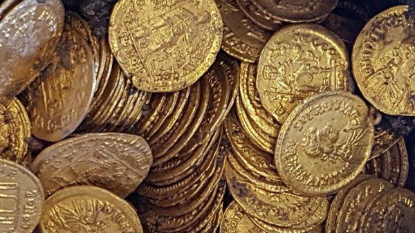 На півночі Італії знайшли скарб з золотими римськими монетами. На думку археологів, вартість скарбу оцінюється в понад мільйон доларів.