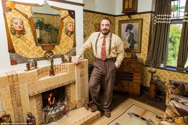 Назад у 1930-і: подивіться, як чоловік трансформував свій будинок. Аарон Вайтсайд — людина, якій вдалося створити “машину часу” у власному будинку.