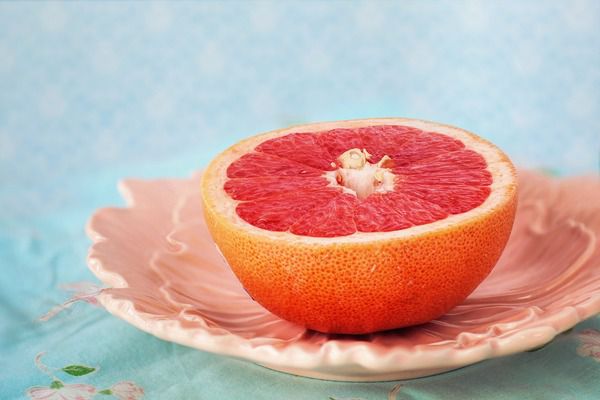 8 фруктів і ягід з найнижчим вмістом цукру. У статті розповідається про 8 фруктів та ягід з низьким вмістом цукру.