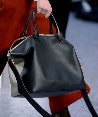 Модні сумки цієї осені - тримай руку на пульсі. Без стильної сумки не обійдеться ні одна модниця.