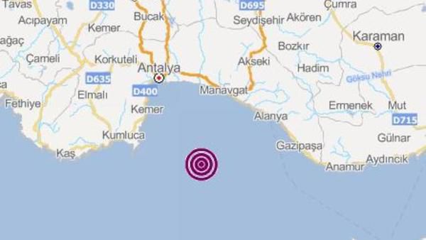 В Туреччині біля Анталії стався сильний землетрус. Епіцентр підземних поштовхів знаходився на узбережжі в районі Кемера.