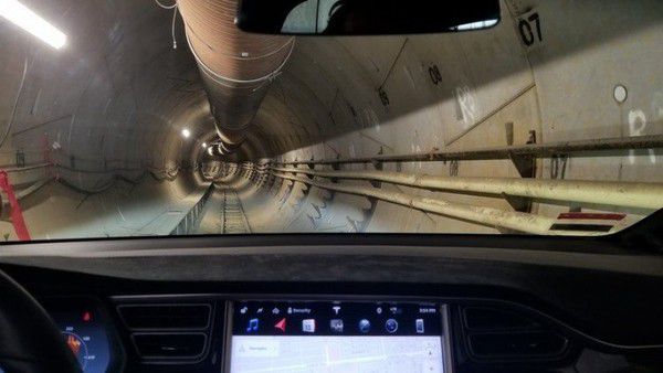 Пасажири в США зможуть потрапити в тунель Ілона Маска прямо зі свого будинку. Ілон Маск запропонував з'єднувати тунелі з підземними гаражами.