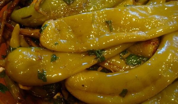 Рецепт смачних маринованих перців по-вірменські. Спробувавши один раз-ця страва стане вашою улюбленою закускою!