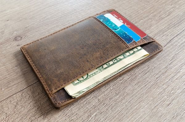 Фен - шуй гаманця: не тримайте магазинні чеки разом із готівкою. Чому в гаманці не можна зберігати чеки і ще 12 грошових правил.