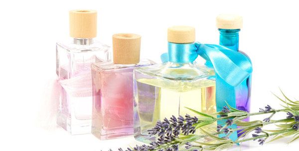Як правильно наносити парфуми. Як правильно підібрати парфуми – питання дуже індивідуальне, а ось як їх використовувати – існують загальні правила.