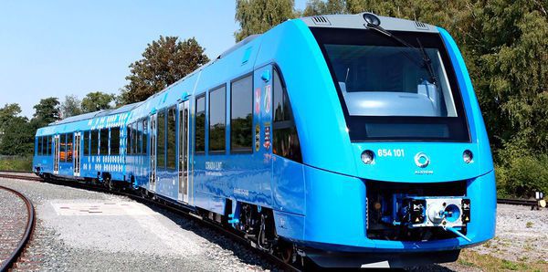 Перший в світі поїзд на водневому паливі виконав перший рейс. У Німеччині запускають перший в світі поїзд на водневому паливі.