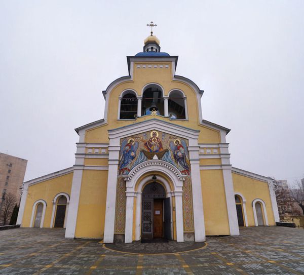 19 вересня Православна церква вшановує пам'ять ікони Пресвятої Богородиці "Києво-Братської". Ікона Києво-Братської Божої Матері перебувала у Борисоглібській церкві в місті Вишгороді.