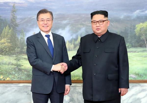 Південна та Північна Кореї вирішили провести олімпіаду разом. Ці наміри лідери двох країн зафіксували у спільному документі, прийнятому за підсумками саміту.