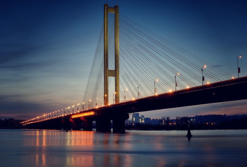 У Києві на місяць обмежать рух Північним мостом. У Києві до кінця жовтня буде обмежено рух транспорту на Північному мосту.
