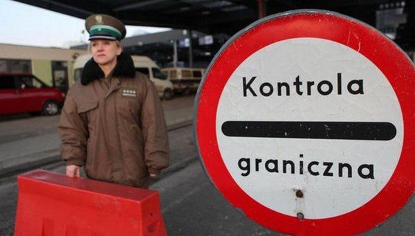Польські митники готують страйк, який може паралізувати кордон з Україною. На кордоні з Україною буде тимчасово ускладнено рух.
