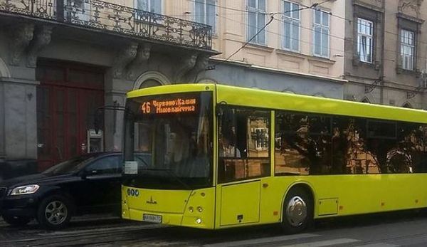 Львів почав користуватися першими новими автобусами білоруського виробництва МАЗ. Влада міста закупили в Білорусії 100 Мазів.