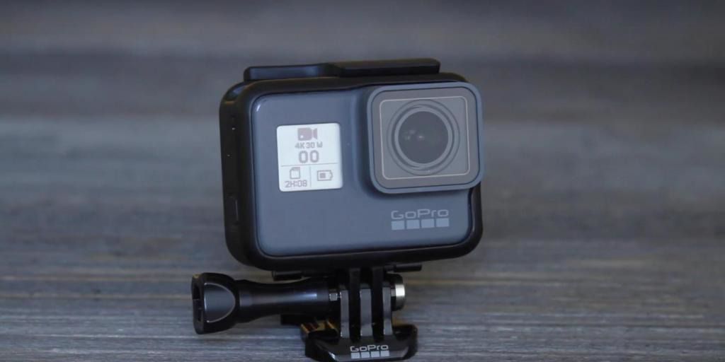 Представлена екшн-камера GoPro Hero 7 Black зі стабілізацією. З допомогою цієї камери ми можемо дізнатися, що бачать серфери і альпіністи, мотогонщики і пожежники.