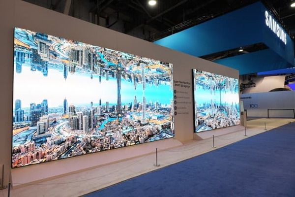 Samsung розробила 146-дюймовий телевізор, який не потребує підсвічування. Тепер офіційно: який би ваш телевізор не був величезний - він і близько не такий великий, як новий Samsung The Wall.