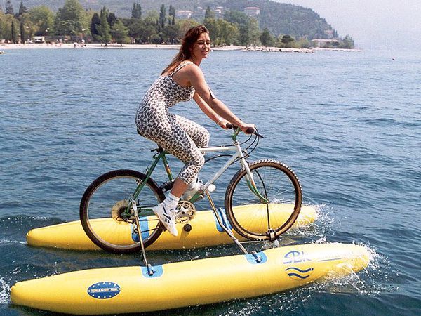 Дивний винахід – велосипед, який може бути човном!. Крокуємо в майбутнє.