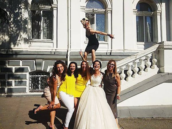 Фіналістка проекту "Від пацанки до панянки" Ірина Слюнько вийшла заміж. 