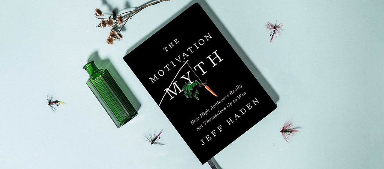 Відомий американський письменник-мотиватор Джефф Хейден розповів про те, де і як знайти мотивацію. Джефф прийшов до висновку, що глобальний успіх будується на маленьких корисних і гарних звичок, які людина самостійно формує з дня у день.