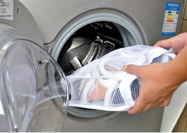 Як прати взуття в пральній машині, щоб не пошкодити його. Ці хитрощі слід дізнатися, перш, ніж випрати взуття в пральній машинці!