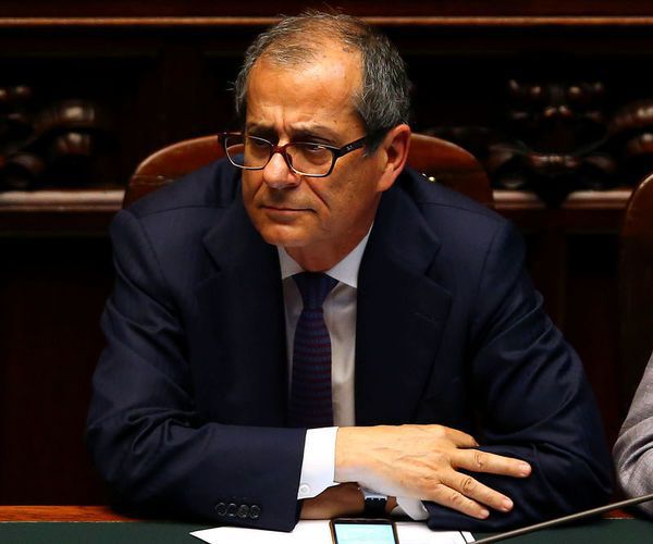 Італія буде платити бідним громадянам по 780 євро щомісяця. На цьому наполіг популістський "Рух п'яти зірок".