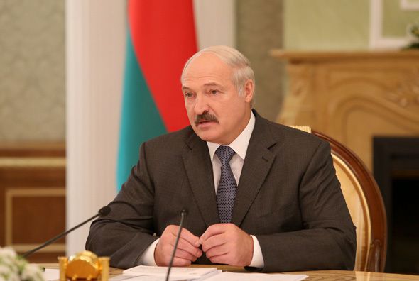 Лукашенко наказав перекрити кордон для бандитів зі зброєю з України. На кордоні збільшать кількість прикордонників.