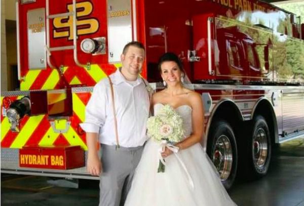 Пожежний п'ять років готувався до весілля, але саме в той день прийшлося гасити пожежу. Пожежний п'ять років готувався до весілля і пішов з нього. Вогонь як ніби чекав саме цього дня.