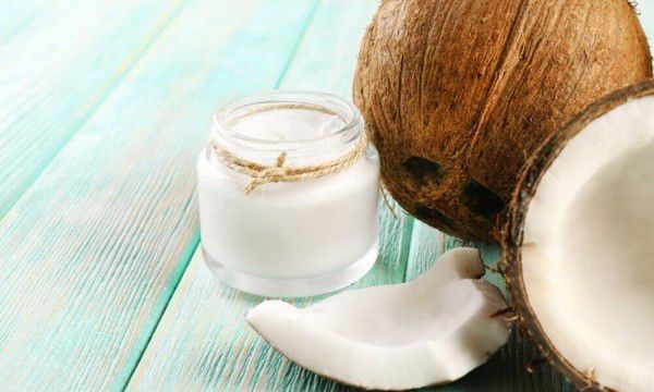 Професор з Гарварду: кокосове масло гірше, за будь-який інший жир. Професор Школи громадського здоров'я Гарварду Фрайбурга Карін Міхельс заявила, що користь кокосового масла — міф.