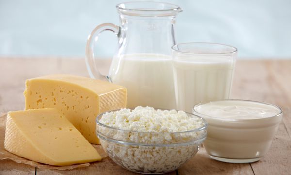 Результати дослідження: молочні продукти створюють сприятливі умови для росту ракових клітин. Фахівці виявили зв'язок між виникненням раку грудей і вживанням жирних молочних продуктів.