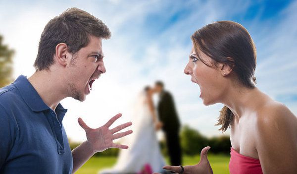 Виявляється інколи причини для розлучення з'являються ще до весілля. Міцний і довгостроковий шлюб залежить від багатьох факторів.