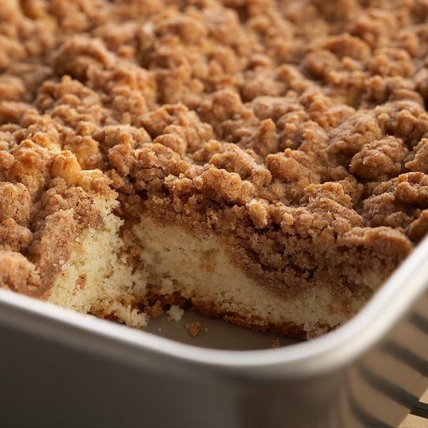 Рецепт смачного розсипчастого пирога на швидку руку. Приготуй цей чудовий пиріг, якщо гості вже в дорозі.