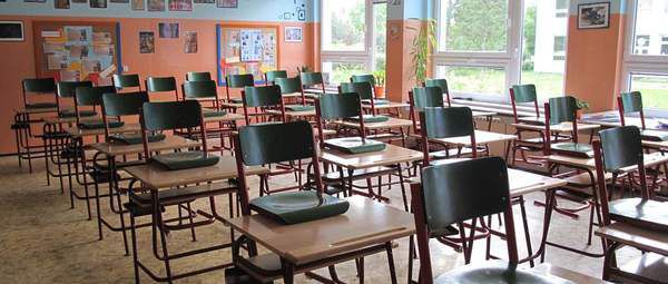 В Івано-Франківській області через кір в декількох школах призупинили навчальний процес. На Прикарпатті в деяких школах призупинили навчання.