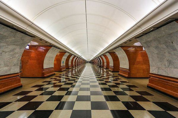 4 станції метро у світі, які просто необхідно було побудувати глибоко під землею. Причин тому може бути декілька — геологічні особливості, гідрографія і т. д.