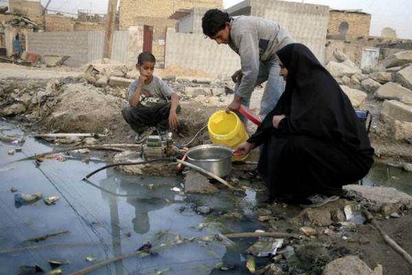 В Іраку понад 100 тисяч людей отруїлися питною водою. Число отруїлися питною водою в іракській провінції Басра досягло 111 тис. Осіб.