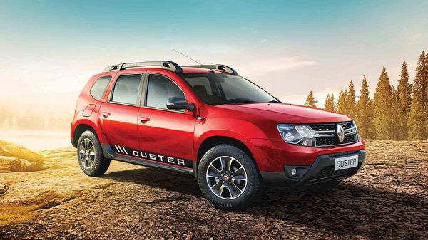 Кросовер Renault Duster став найпопулярнішим авто в Україні. З початку року український автопарк поповнили 2384 нових Дастера.