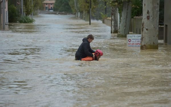 13 загиблих та 5 постраждалих в раптовій повені на південному заході Франції. Руйнівна повінь у Франції стала найгіршою за останні 127 років.