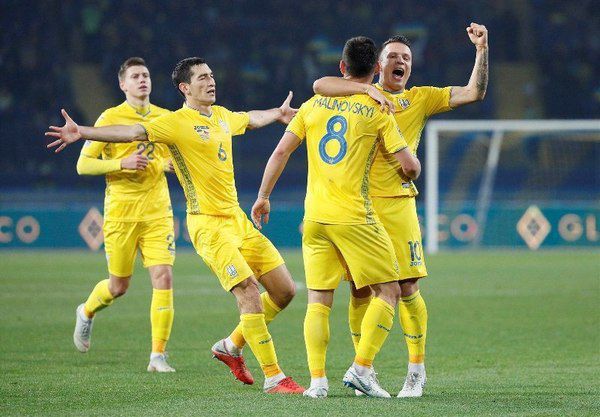 Україна з рахунком 1:0 першою пробилася в еліту Ліги націй. Малиновський приніс Україні перемогу.