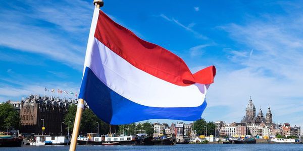 Нідерландська влада видала перший паспорт, в якому вказана "нейтрална" стать власника. Про це повідомляє BBC.