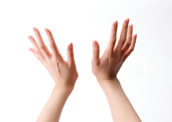 Серйозні захворювання, розвиток яких можна визначити по руках. Довжина пальців, обсяг зап'ястя і навіть сила рукостискання здатні попередити про ризик розвитку різних захворювань.