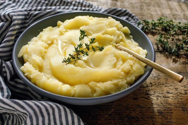 Чому пюре виходить з грудочками: найпоширеніші помилки, які псують смак улюбленої страви. Як приготувати дуже смачне картопляне пюре.
