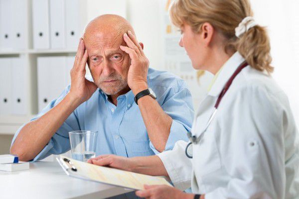 Вчені назвали симптоми ранньої стадії хвороби Альцгеймера. Вчені виявили симптоми, які пов'язані з найбільш ранніми стадіями хвороби Альцгеймера, які важко діагностувати через мінімальни зміни у головному мозку. До них належать такі поширені прояви як тривожність, втрата апетиту і розлад сну.