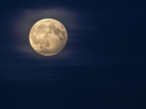 Повний Місяць у Тельці 24 жовтня 2018 року. Відкрийте ворота фінансового достатку. Гроші знайдуть вас. 24 жовтня 2018 року в 19:45 за київським часом – Повний місяць у знаку Телеці, в поєднанні з Ураном.
