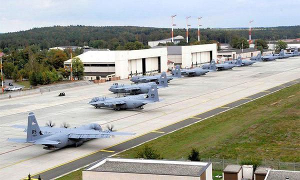 США перекинули до Європи рекордну кількість зброї і боєприпасів. Пентагон США перекинули на авіабазу в Німеччині рекордна кількість боєприпасів і спорядження.