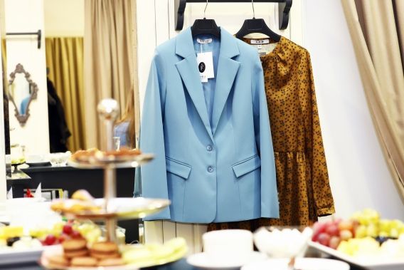 Королівське замовлення: українська дизайнерка пошиє костюм для Меган Маркл. Своїм прикладом дизайнерка вирішила показати, що в житті немає нічого неможливого.