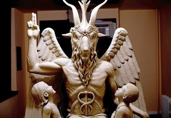 Церква Сатани подає до суду на серіал «Сабріна» за образу почуттів віруючих. Головні нарікання викликала статуя Бафомета.