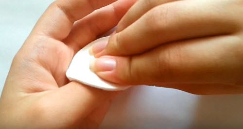 Ефективні методи відбілювання нігтів в домашніх умовах. База для бездоганного манікюру — це гладкі нігті однорідного кольору, без плям та тріщин.