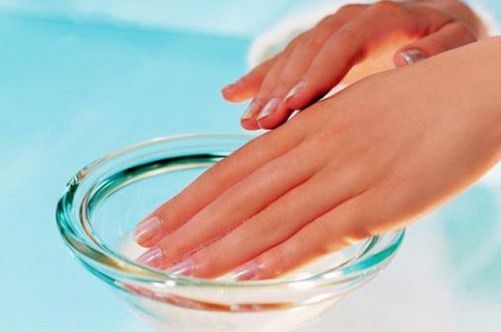 Ефективні методи відбілювання нігтів в домашніх умовах. База для бездоганного манікюру — це гладкі нігті однорідного кольору, без плям та тріщин.