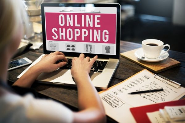 Українці все частіше користуються онлайн-шопінгом. Товарообіг в e-commerce на кінець 2018 року складе близько 65 млрд грн.